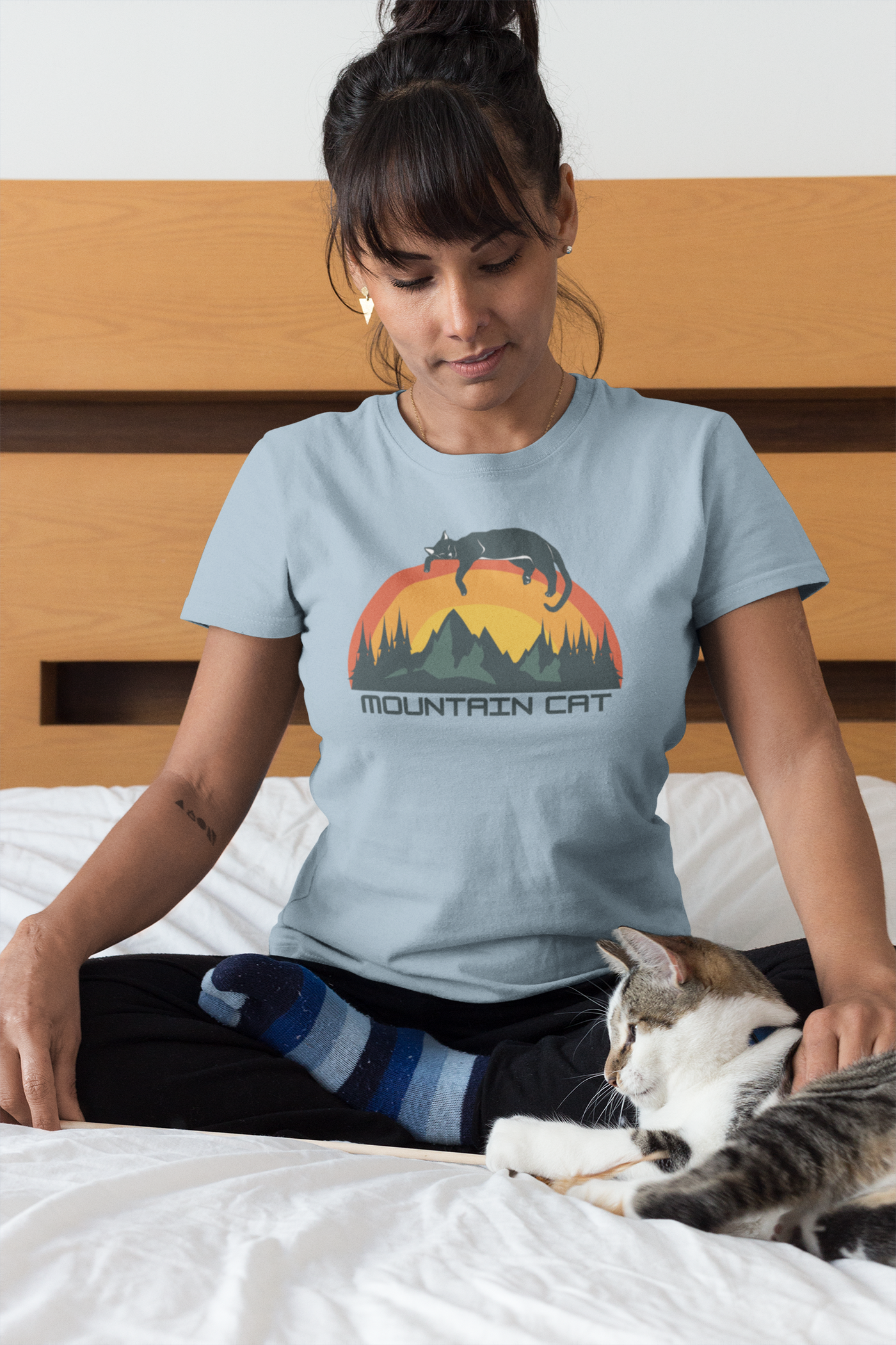 Mountain Cat - Hiking Outdoors - Graphic t-shirt