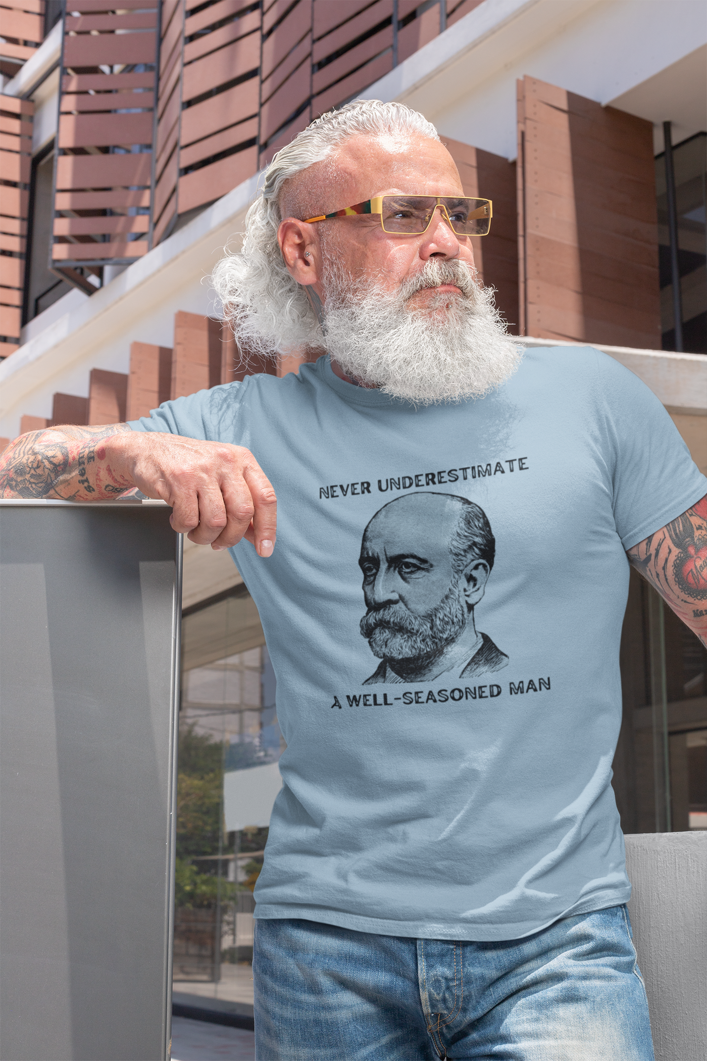 Never Underestimate a Well-Seasoned Man - Grandpa - Graphic t-shirt